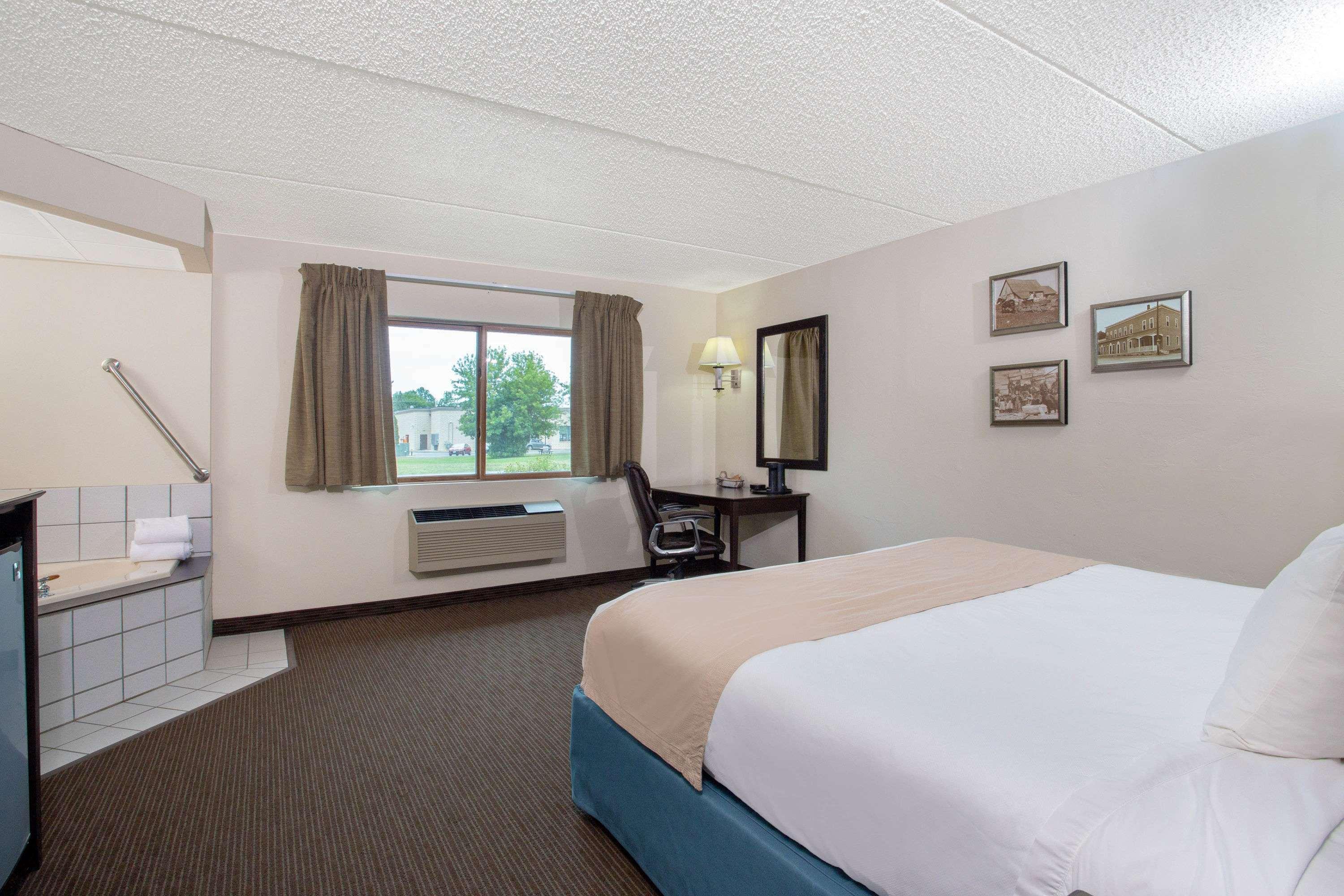 Americinn By Wyndham Green Bay West Extérieur photo