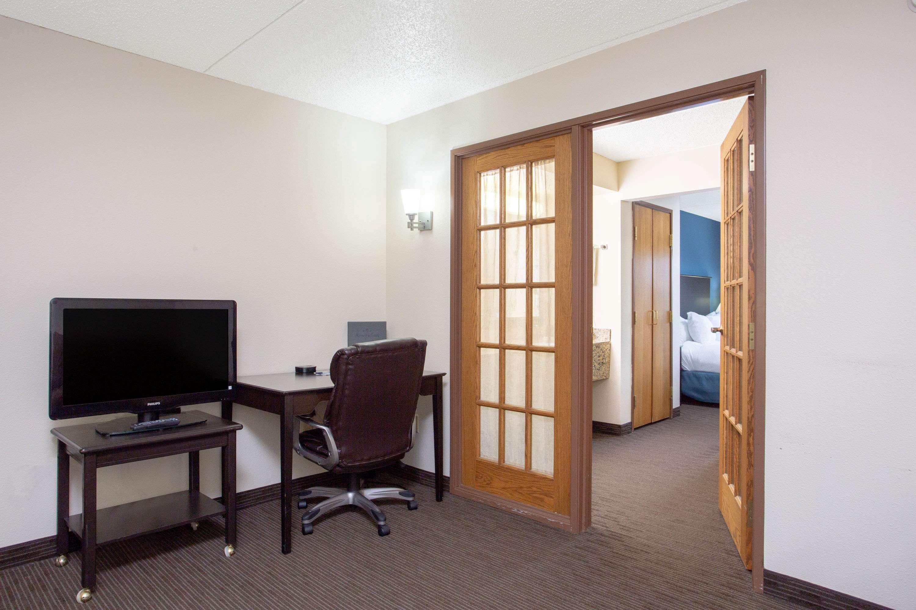 Americinn By Wyndham Green Bay West Extérieur photo