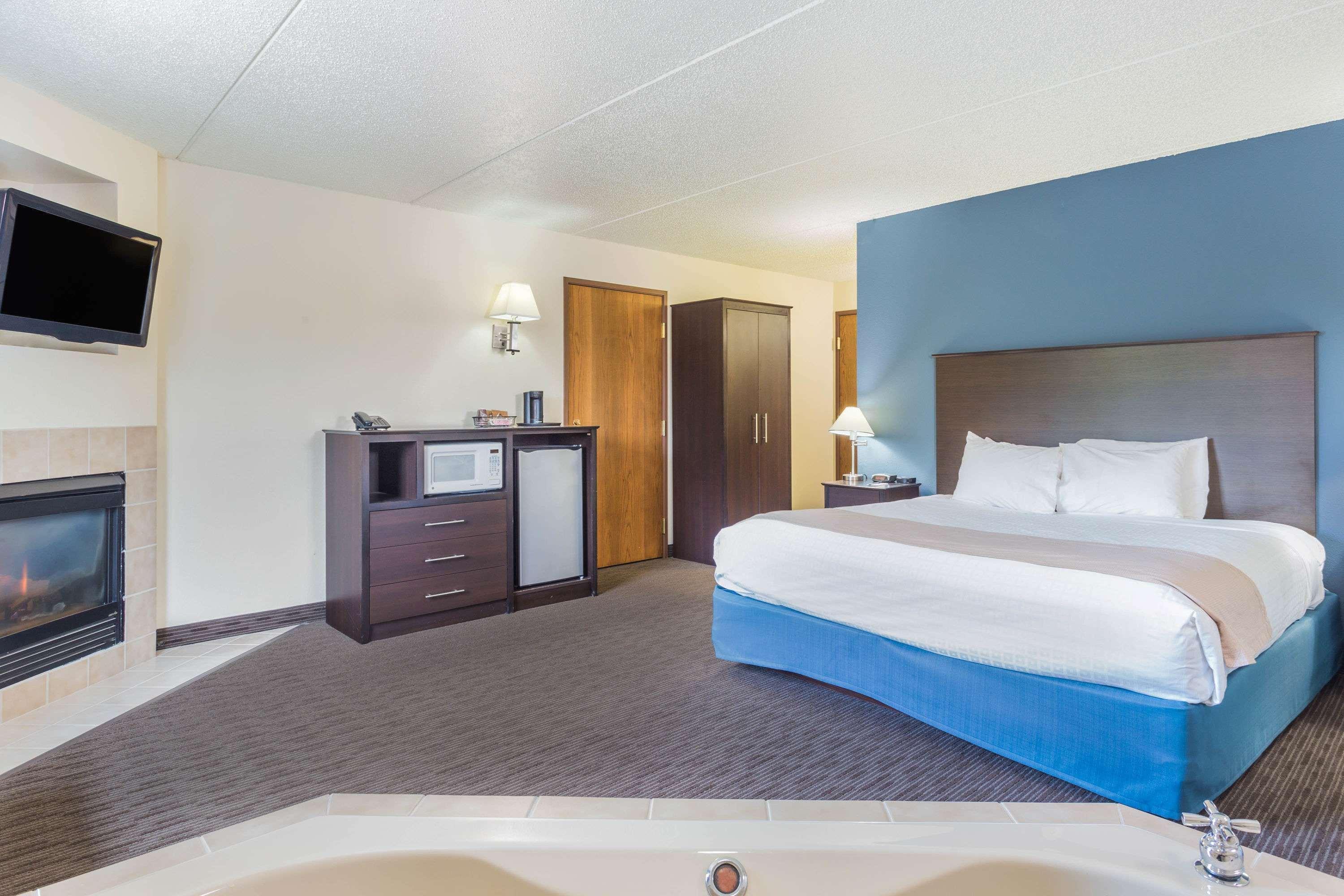Americinn By Wyndham Green Bay West Extérieur photo